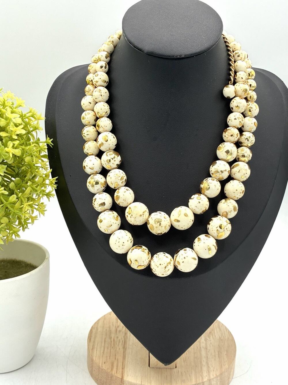 Vintage Double Strand Gold Fleck Art Glass Bead Necklace Leaf Clasp Cream 1950s
